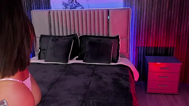 Lillyortiz online show from March 8, 2025, 2:45 am