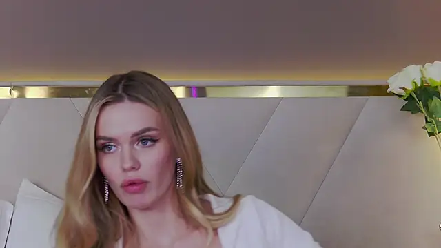 KristinaMaers online show from February 8, 2025, 11:55 pm