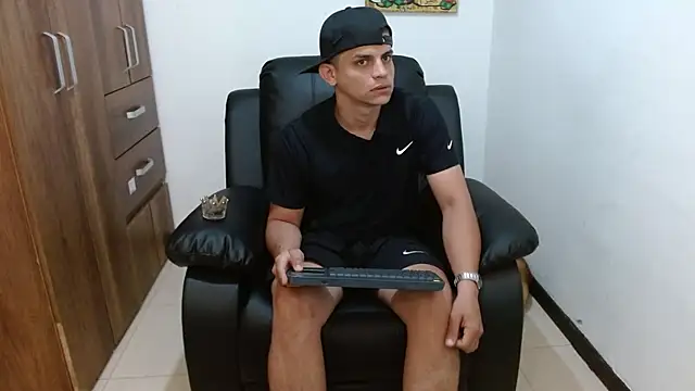 Snapshot of boss_of_cash chatting on November 27, 2025, 9:39 pm boss of cash online show from November 27, 2025, 9:39 pm