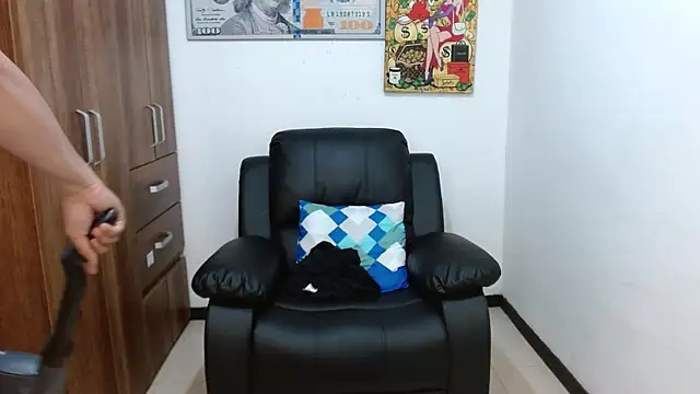 Snapshot of boss_of_cash chatting on November 28, 2025, 6:54 pm boss of cash online show from November 28, 2025, 6:54 pm