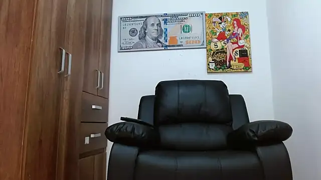 Snapshot of boss_of_cash chatting on December 2, 2025, 8:26 pm boss of cash online show from December 2, 2025, 8:26 pm