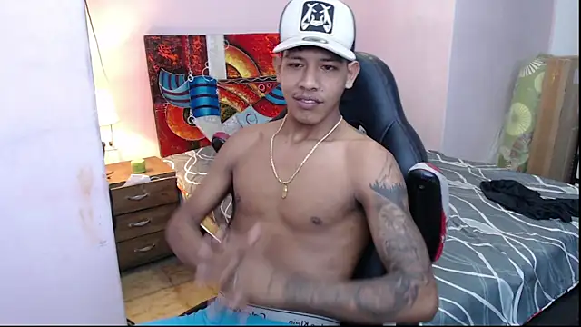 Snapshot of mr_stiven_ chatting on February 5, 2025, 8:54 am mr stiven  online show from February 5, 2025, 8:54 am