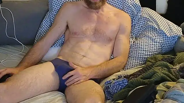 Snapshot of Twowellshapedheads chatting on December 15, 2025, 6:28 am Twowellshapedheads online show from December 15, 2025, 6:28 am