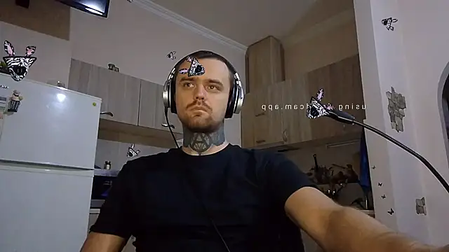 Snapshot of HappyZebra13 chatting on February 6, 2025, 8:13 pm HappyZebra13 online show from February 6, 2025, 8:13 pm