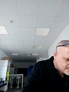 Husoban online show from October 28, 2025, 9:57 am