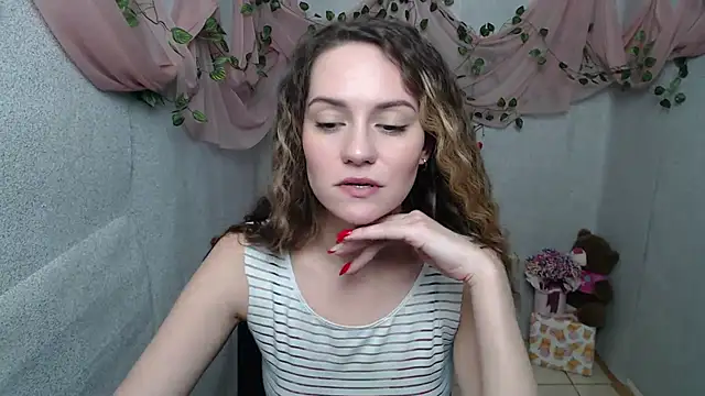 Lina Star S online show from December 26, 2024, 10:37 am