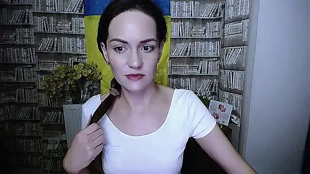 Lina Star S online show from November 11, 2025, 9:20 am