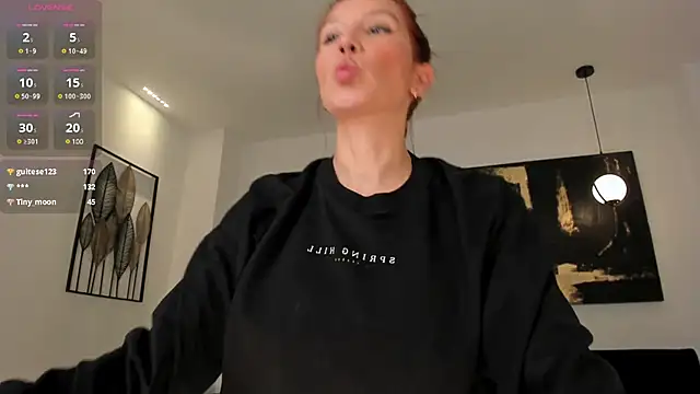 Snapshot of MiaFarrell_ chatting on February 20, 2025, 7:19 pm MiaFarrell online show from February 20, 2025, 7:19 pm