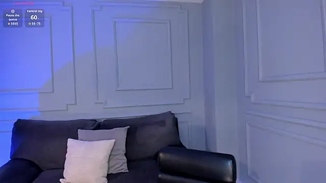 Snapshot of MiaFarrell_ chatting on November 2, 2025, 11:34 am MiaFarrell online show from November 2, 2025, 11:34 am