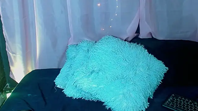 Nicole Brown1126 online show from January 24, 2025, 12:20 am