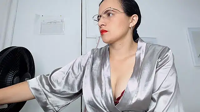 africa holmes online show from February 2, 2025, 1:23 am