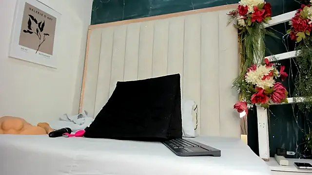 africa holmes online show from November 9, 2025, 2:54 am