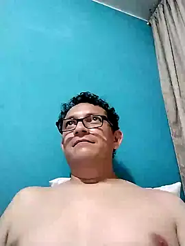 Snapshot of Bombi22 chatting on December 16, 2024, 5:17 am Bombi22 online show from December 16, 2024, 5:17 am