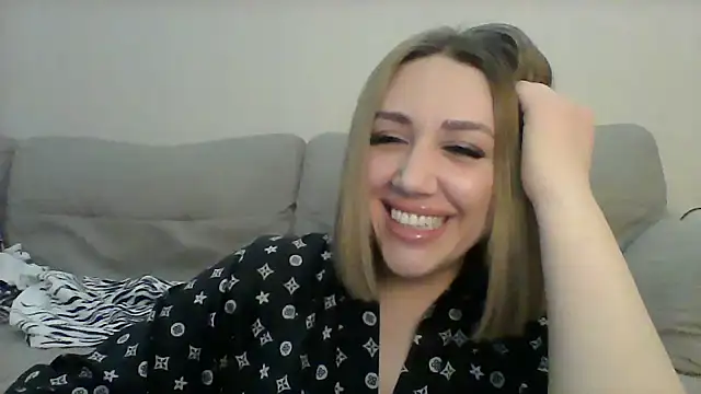 VickyLove047 online show from January 1, 2025, 4:50 am