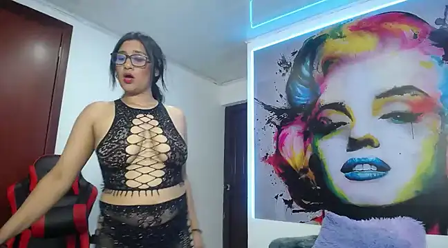 Snapshot of karime_sexygirl chatting on January 17, 2025, 7:27 pm karime sexygirl online show from January 17, 2025, 7:27 pm