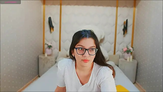 ZarifaBev online show from December 25, 2024, 8:39 pm