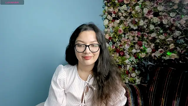 ZarifaBev online show from September 24, 2025, 1:25 pm