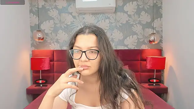 ZarifaBev online show from October 1, 2025, 3:07 pm