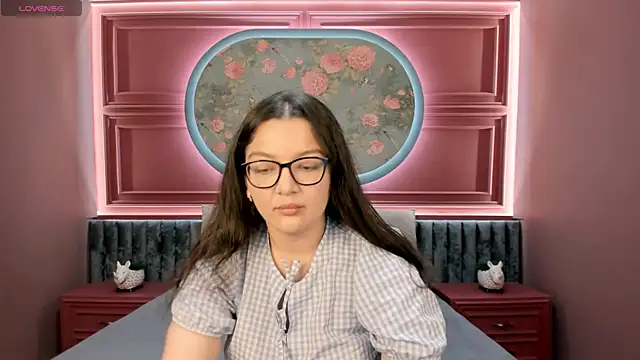 ZarifaBev online show from October 9, 2025, 2:48 pm