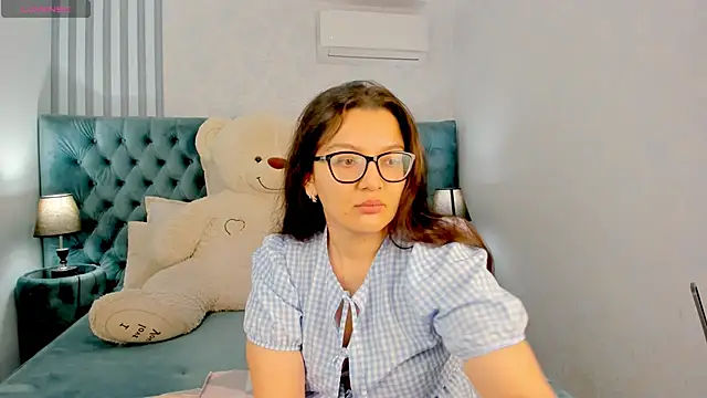 ZarifaBev online show from October 18, 2025, 1:56 pm