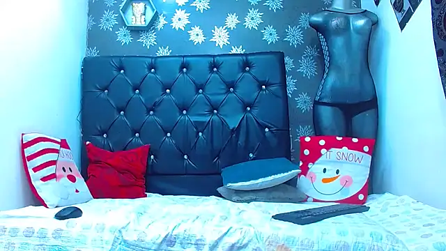 Snapshot of exotic_hot_couple chatting on December 28, 2024, 2:54 am exotic hot couple online show from December 28, 2024, 2:54 am