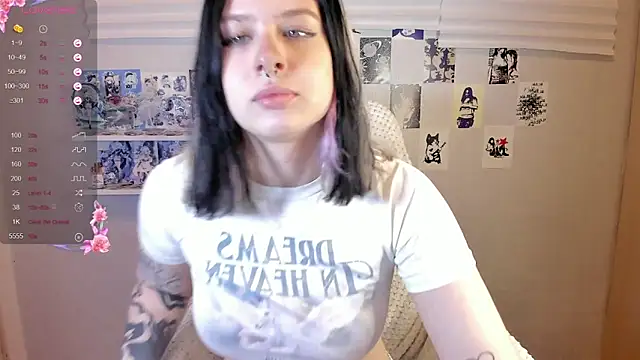 Snapshot of tender_kiitty chatting on December 5, 2025, 3:30 pm tender kiitty online show from December 5, 2025, 3:30 pm