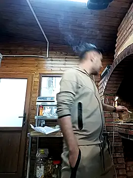 Snapshot of Micutu chatting on December 15, 2024, 9:56 am Micutu online show from December 15, 2024, 9:56 am