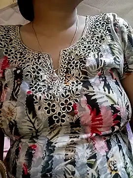 sunita-doll online show from October 3, 2025, 5:32 pm