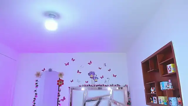 Snapshot of perlabeautiful chatting on November 28, 2025, 12:08 pm perlabeautiful online show from November 28, 2025, 12:08 pm