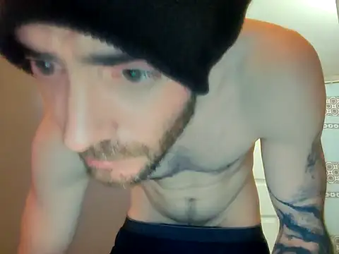 Snapshot of Huntzg23 chatting on November 22, 2025, 2:38 pm Huntzg23 online show from November 22, 2025, 2:38 pm