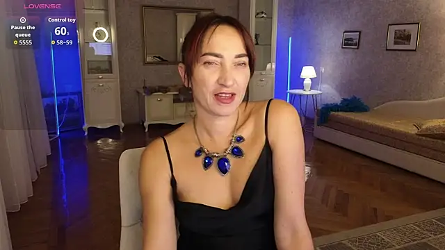 Snapshot of AnneHaddaway chatting on September 13, 2025, 9:25 pm AnneHaddaway online show from September 13, 2025, 9:25 pm