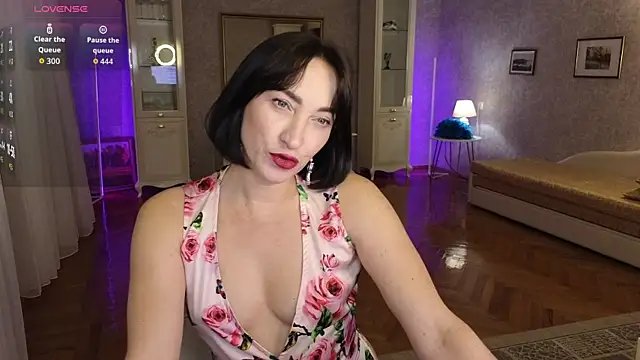 Snapshot of AnneHaddaway chatting on November 20, 2025, 7:02 pm AnneHaddaway online show from November 20, 2025, 7:02 pm