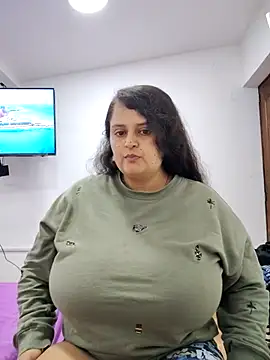 Miss balloonsmila online show from December 2, 2025, 5:13 am