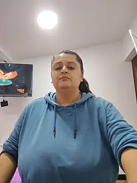 Miss balloonsmila online show from December 14, 2025, 9:41 pm