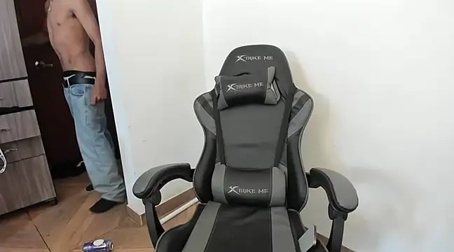 Snapshot of twink_latino5 chatting on February 3, 2025, 7:42 pm twink latino5 online show from February 3, 2025, 7:42 pm