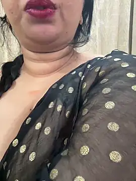 Snapshot of Akhi_Akshaya chatting on January 25, 2025, 10:39 pm Akhi Akshaya online show from January 25, 2025, 10:39 pm