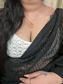 Snapshot of Akhi_Akshaya chatting on February 7, 2025, 4:14 pm Akhi Akshaya online show from February 7, 2025, 4:14 pm