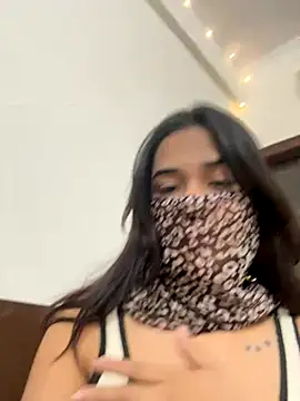 Snapshot of Kirti_Mittal chatting on November 14, 2025, 6:06 pm Kirti Mittal online show from November 14, 2025, 6:06 pm