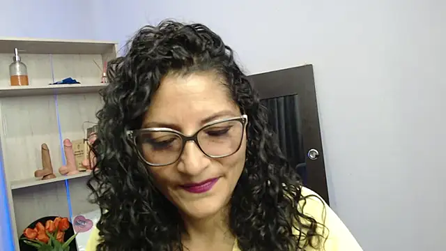 Snapshot of arianna_ros3 chatting on January 10, 2025, 2:55 pm arianna ros3 online show from January 10, 2025, 2:55 pm