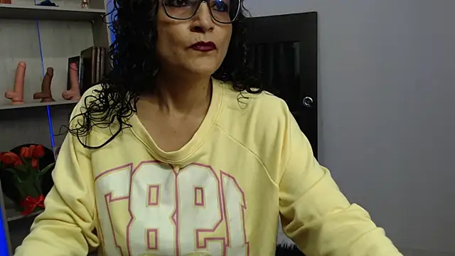 Snapshot of arianna_ros3 chatting on January 18, 2025, 2:44 pm arianna ros3 online show from January 18, 2025, 2:44 pm