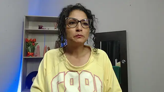 Snapshot of arianna_ros3 chatting on January 25, 2025, 5:40 pm arianna ros3 online show from January 25, 2025, 5:40 pm
