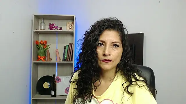 Snapshot of arianna_ros3 chatting on February 8, 2025, 3:31 pm arianna ros3 online show from February 8, 2025, 3:31 pm