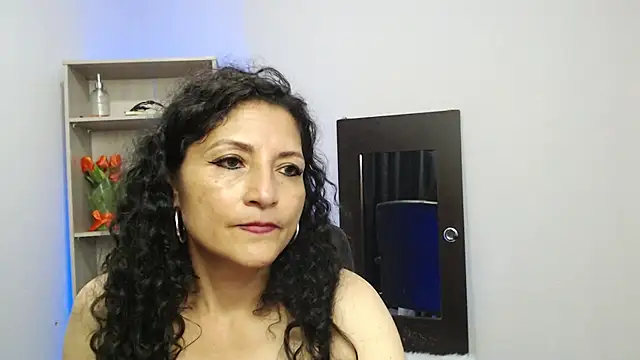 Snapshot of arianna_ros3 chatting on February 11, 2025, 6:44 pm arianna ros3 online show from February 11, 2025, 6:44 pm