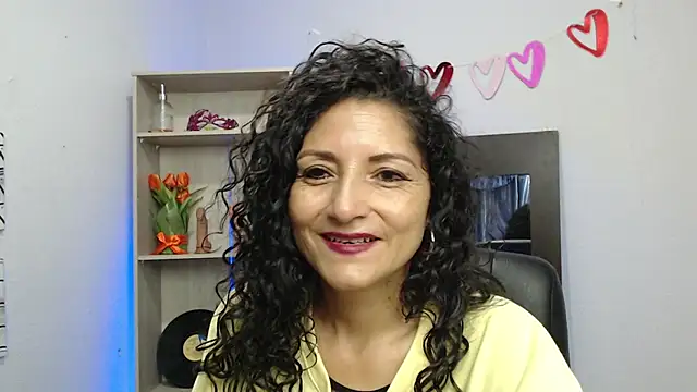 Snapshot of arianna_ros3 chatting on February 12, 2025, 3:38 pm arianna ros3 online show from February 12, 2025, 3:38 pm