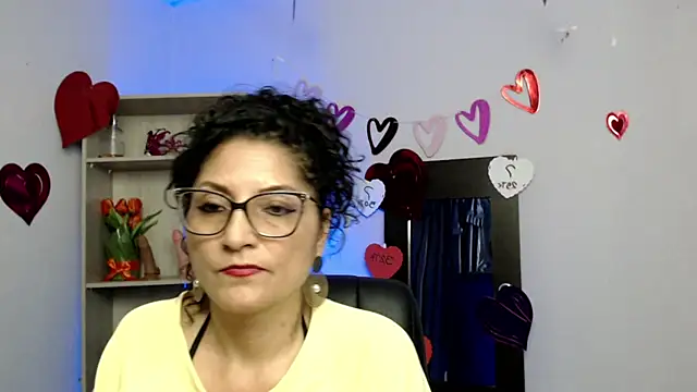 Snapshot of arianna_ros3 chatting on February 15, 2025, 7:17 pm arianna ros3 online show from February 15, 2025, 7:17 pm