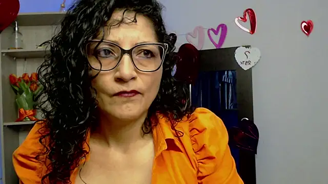 Snapshot of arianna_ros3 chatting on February 18, 2025, 1:00 pm arianna ros3 online show from February 18, 2025, 1:00 pm