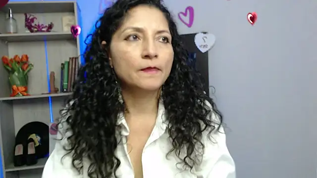 Snapshot of arianna_ros3 chatting on February 19, 2025, 4:00 pm arianna ros3 online show from February 19, 2025, 4:00 pm