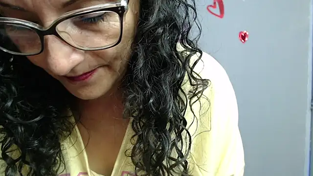 Snapshot of arianna_ros3 chatting on March 2, 2025, 9:32 pm arianna ros3 online show from March 2, 2025, 9:32 pm
