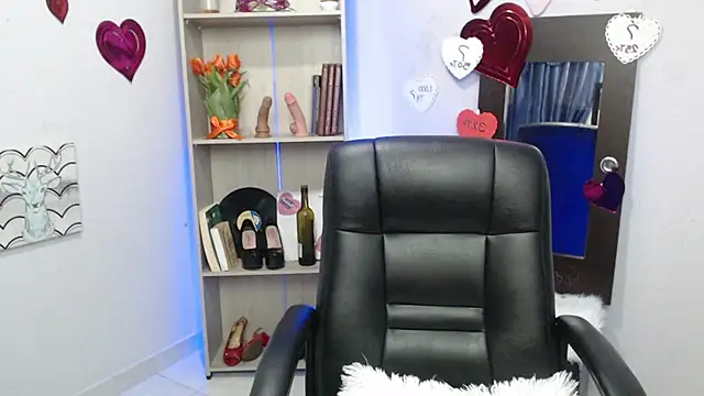 Snapshot of arianna_ros3 chatting on March 8, 2025, 7:31 pm arianna ros3 online show from March 8, 2025, 7:31 pm