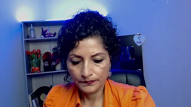 Snapshot of arianna_ros3 chatting on March 14, 2025, 5:02 pm arianna ros3 online show from March 14, 2025, 5:02 pm